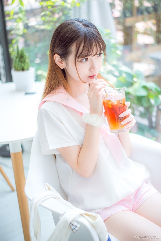 “我既然敢去，自然有足够的把握。”庞统站起来，微笑道：“你不会以为我这半年来什么都没做吧？”